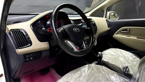 2013 KIA RIO 照片 8