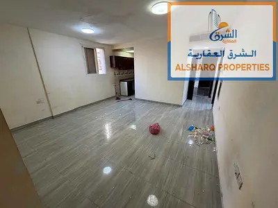 للايجار السنوي كورنيش عجمان استديو طابق ارضي تكييف مركزي مساحه كبيره 19 الف 6 دفعات