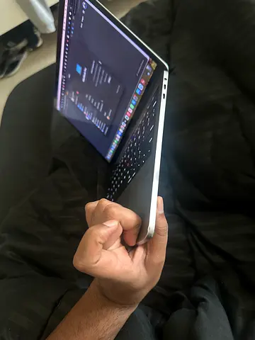 Apple MacBook Pro Silver