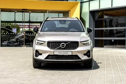 صورة 7 لـ 2024 Volvo XC40