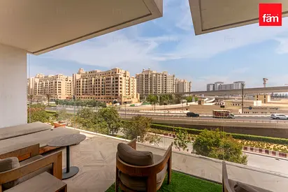 Beachfront living | Furnished | Amenities