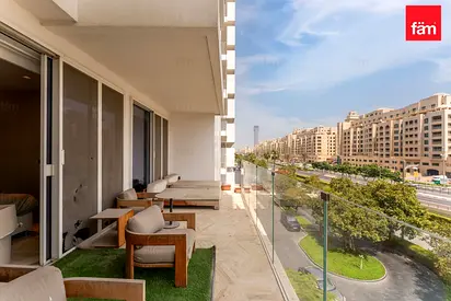 Beachfront living | Furnished | Amenities