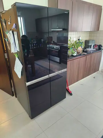 Hitachi American Style Glass Body 4door Refrigerator