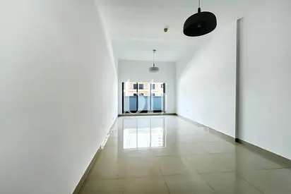 Vacant | Large Apartment | High ROI | Parking