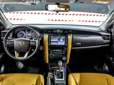 صورة 9 لـ 2021 Toyota FORTUNER