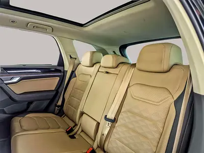 صورة 12 لـ 2024 Volkswagen TOUAREG