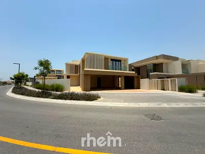 Priced to Sell | Corner Villa | Brand New & Vacant