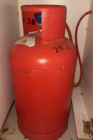 Gas cylinder medium size with regulator(Dubai)