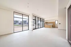 5BR Villa | Private Garden | Available from Sept