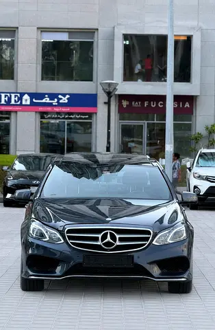 2015 MERCEDES-BENZ E300 GCC SPECS IN EXCELLENT CONDITION