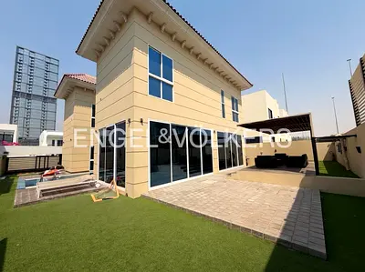 Custom Built | Fully Furnished | Vacant | Modern