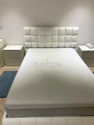 Tween bed with bedsides and chest of drawers
