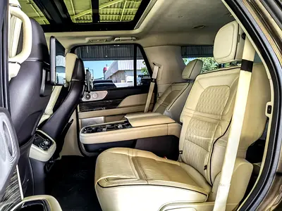 صورة 12 لـ 2019 Lincoln NAVIGATOR