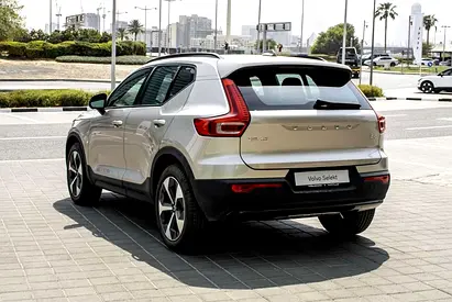 صورة 6 لـ 2024 Volvo XC40