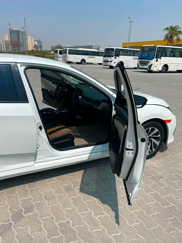 صورة 10 لـ 2016 Honda CIVIC