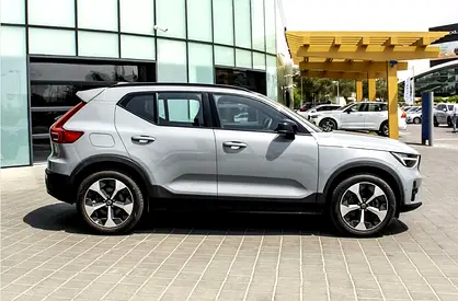 صورة 4 لـ 2024 Volvo XC40