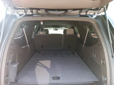 2025 Chevrolet SUBURBAN 照片 9