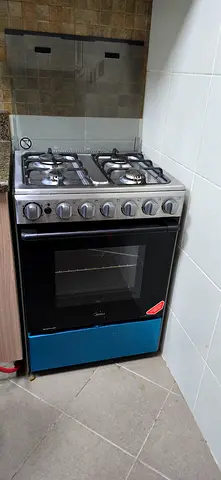 Used freestanding gas cooker with oven - 4 burners, excellent condition