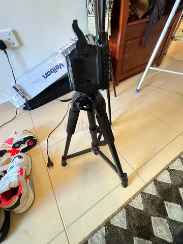 Velbon Camera Tripod with Carry Case - Good Condition
