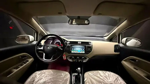 2013 KIA RIO 照片 17
