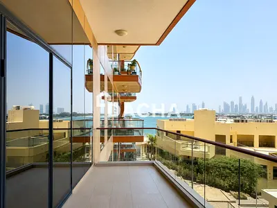Low Floor | Vacant in Aug | Stunning Sea View