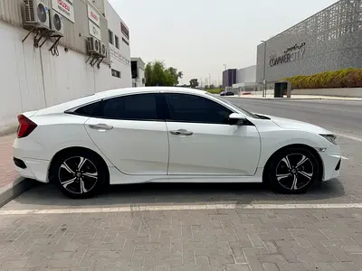 2019 Honda CIVIC — фото 2
