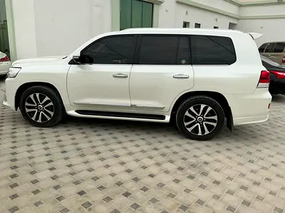 صورة 2 لـ 2019 Toyota LAND CRUISER