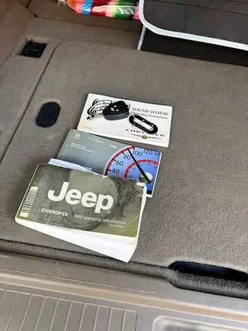 2010 JEEP CHEROKEE 照片 7