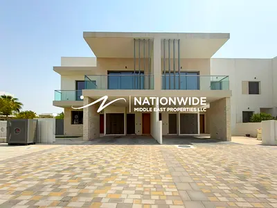 Exceptional 3BR TH | Upcoming | Prime Location