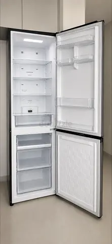 Fridge freezer refrigerator hitachi