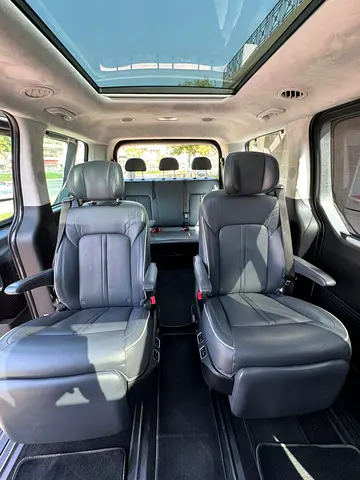 2023 Hyundai STARIA photo 12