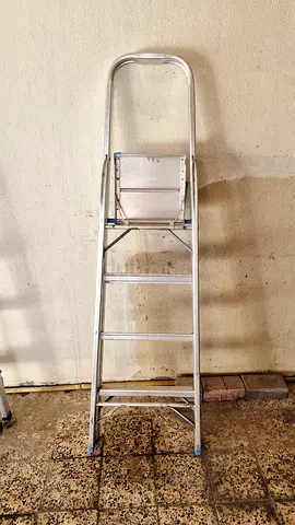 4 steps aluminum ladder