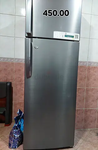 Working 251 L Fridge in an excellent condition like new