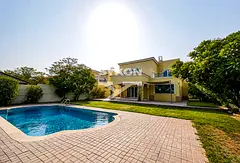Park-Facing 4BR Villa | Private Pool | Jumeirah Park District 4