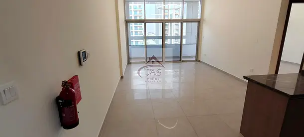 CHILLER FREE | BIG LAYOUT | NEAR TO PUBLIC TRANSPORT | WELL MAINTAINED
