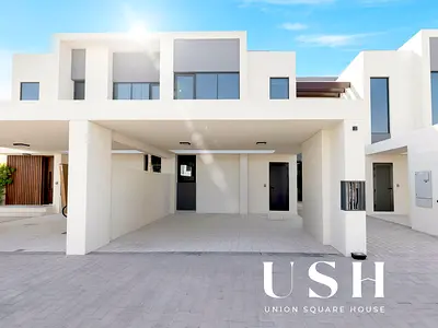 Upgraded 3BR Townhouse | Vacant Soon | Walk to Park