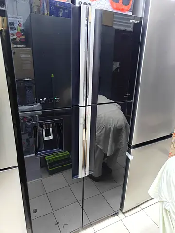 Hitachi 4 door fridge freezer with water dispenser and ice maker