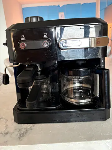 De’Longhi Espresso & Filter Coffee Machine – 2-in-1 – Rarely Used
