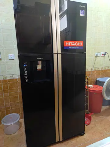 Hitachi double-door refrigerator - black, good condition