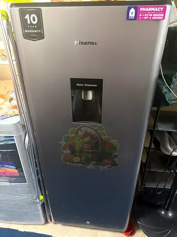 Hisense single-door refrigerator with water dispenser - used