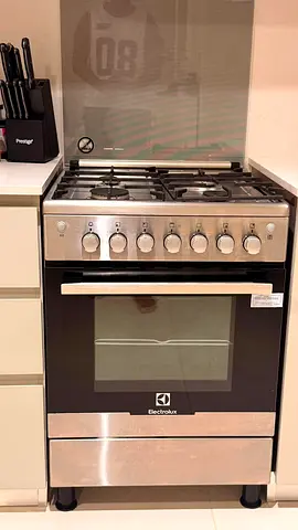 Electrolux freestanding gas cooker with oven - good condition