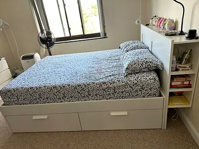 Ikea brimness queen bed with ikea mattress 160*200