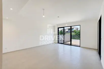 Single Row | Prime Location | Ready to Move in