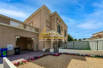 Single Row | Corner Plot | 4BR Villa