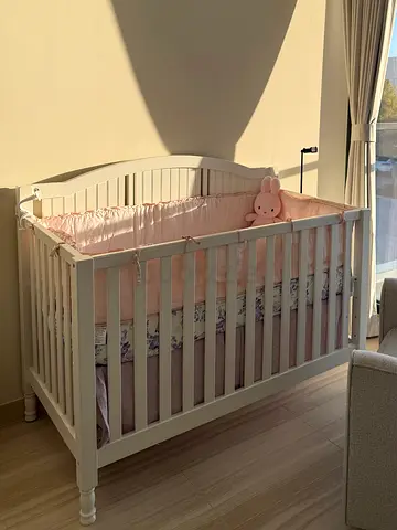 Pottery Barn Crib - Catalina 3 in 1 convertible