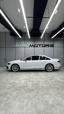 2022 AUDI S8 缩略图 2