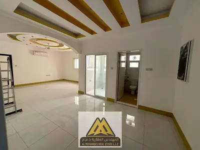 فرصة سكنية جاهزة للإيجار في الجرف 2 – مبنى خاص وموقع مميز ودفع مريح شقة غرفتين وصالة متاحة للإيجار السنوي في الجرف 2 – عجمان، داخل مبنى خاص، وتتميز بك