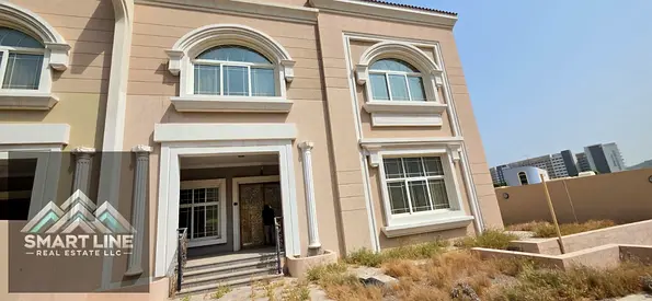 5-bedroom villa for rent, 7000 sq. ft., with maid's room and large majlis. Rent: 95,000.