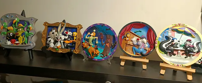 Vintage Disney 3D Collectible Decorative Plates Set (5) with Stands, Limited Edition