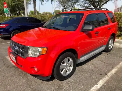 2012 Ford Escape XLT V6 AWD – Well Maintained